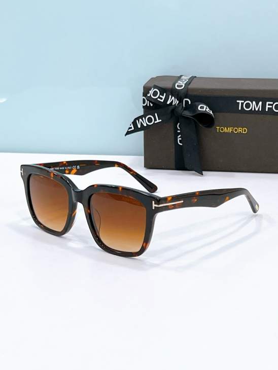 Picture of Tom Ford Sunglasses _SKUfw79566641fw